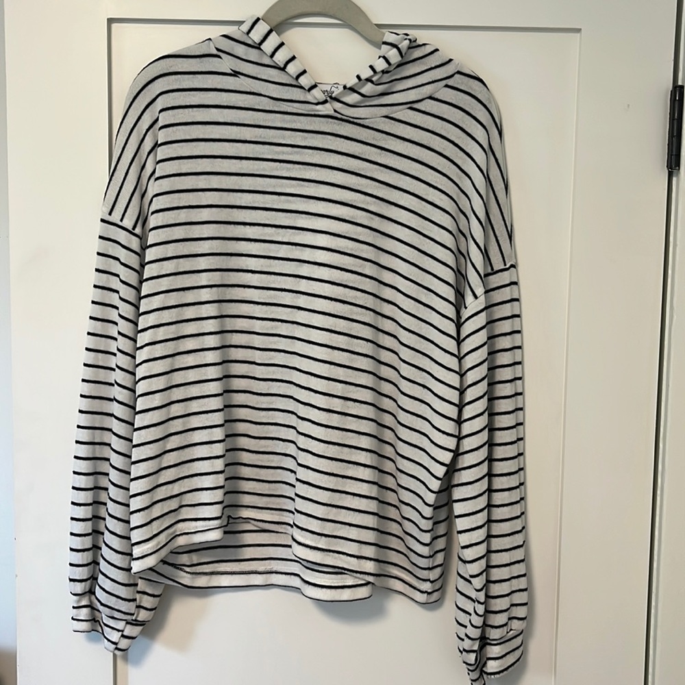 CJLA Montecito Sweatshirt in Navy & Cream